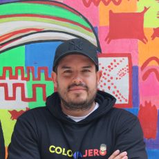 foto de colombiajero sonriendo, fundador de proyecto con la idea de viajar a colombia y generar oportunidades para las personas