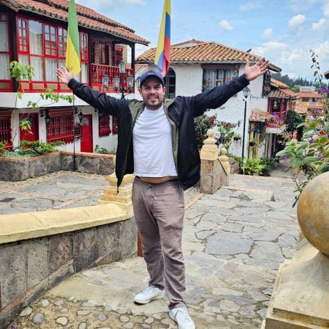 Viaja a colombia y descubre los encantos del pueblito boyacense, uno de los destinos más auténticos para disfrutar de los mejores planes en Colombia. Una experiencia única que combina historia, cultura y paisajes espectaculares en el corazón de Boyacá