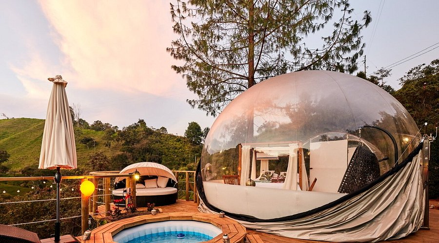 🏕️ Glamping Cerca a Bogotá: 10 Experiencias de Lujo y Aventura para Parejas